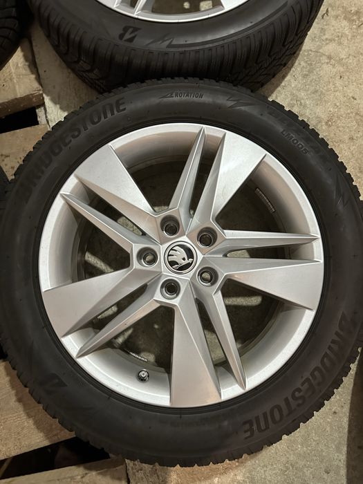 Jante 17” OEM Skoda + anvelope iarna 215/55 R17