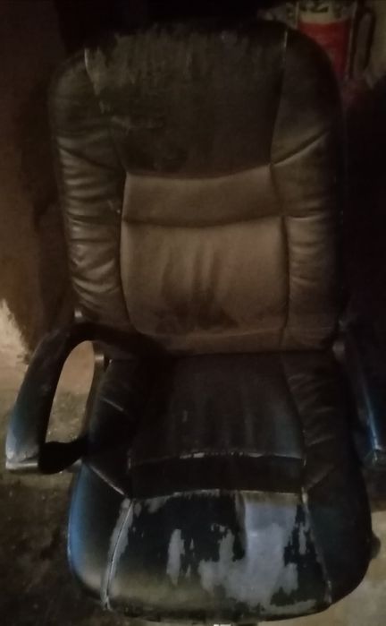 Продавам столове