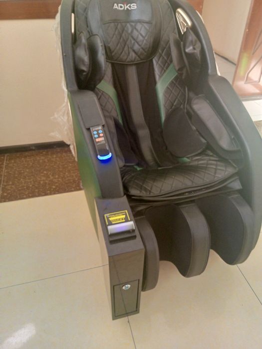 Kreslo yangi  majbur boʻldim sotishga