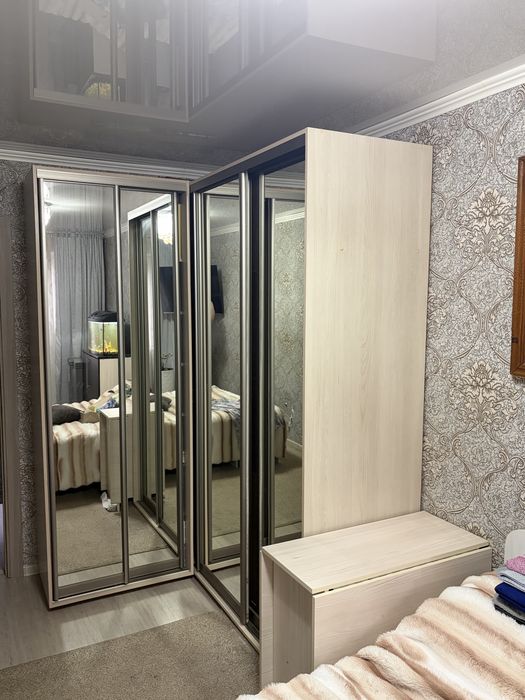 Продам шкаф купе угловой