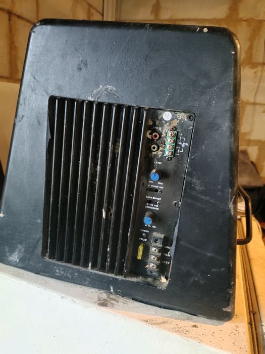 Сабвуфер автомобильный