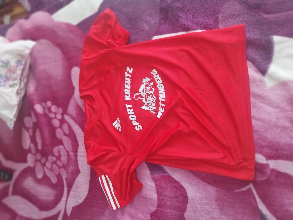 Vănd tricouri originale de fotbal disponibile toate  mărimile preț neg