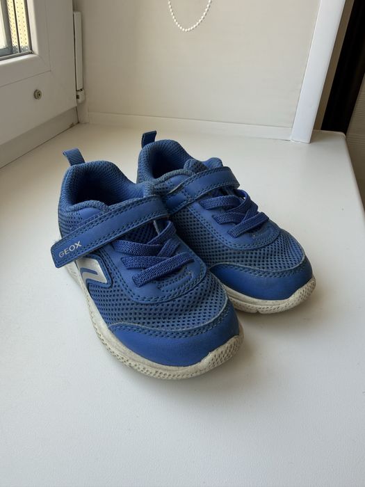 Продам кроссовки для мальчиков