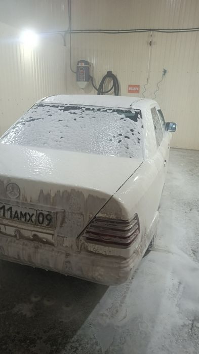 Мерседесс Бенс Е200