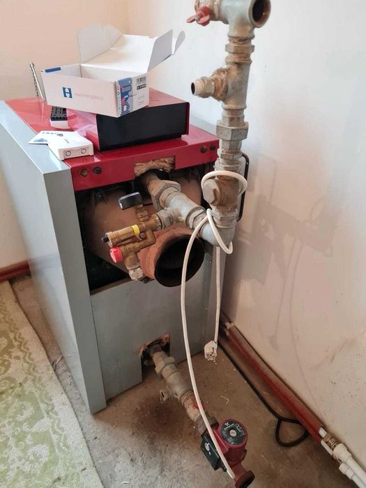 Centrală pe lemne Viadrus U22 C/D – stare bună, cu pompă Grundfos