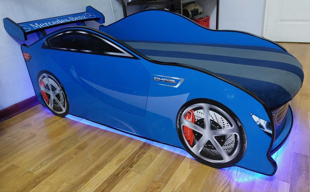 Продается кровать Mercedes  в отличном состоянии