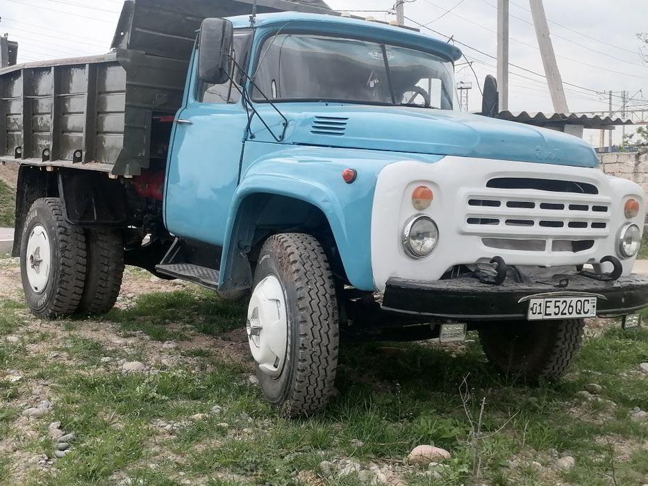ZIL Dastafka Kilinis Sheben Kampoʼt Chnoz qum Shlaka blok