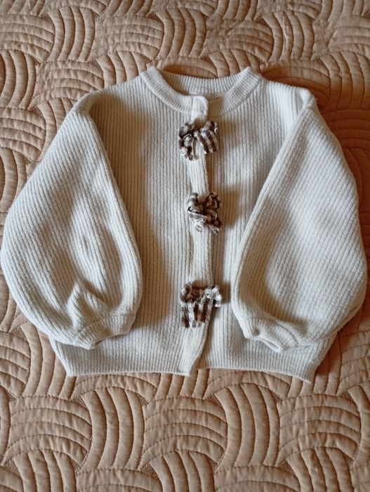 Hăinuțe noi pentru fetițe