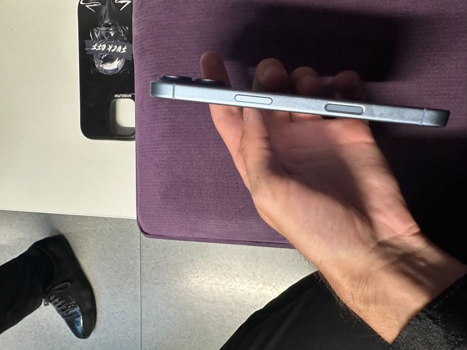 iPhone 17 Mist blue