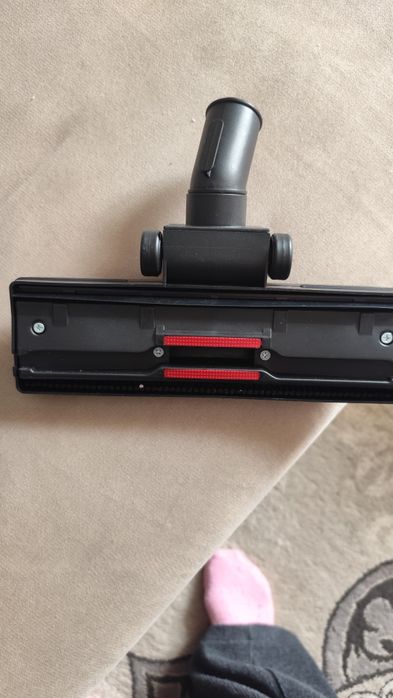 Щётка на пылесос новая 1500