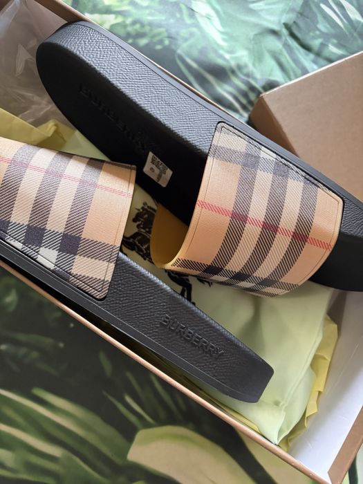 Papuci Burberry