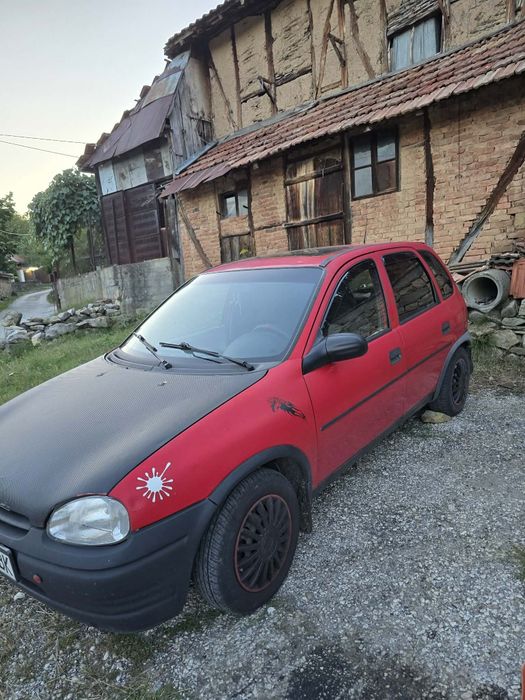 Продавам Опел Корса 1.4