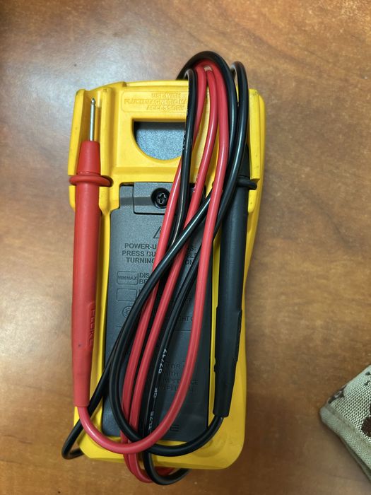 Fluke 115, ca nou cu folia pe ecran