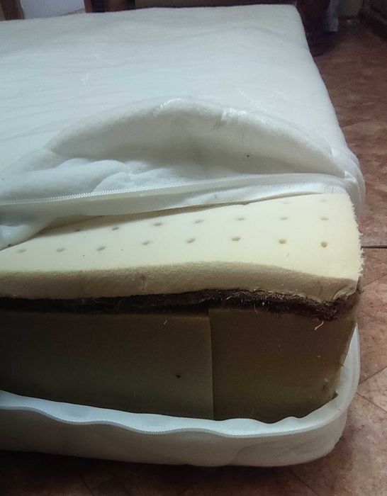 Матрас 200х180х18см.