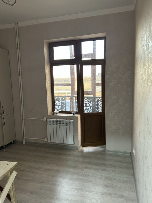 3 - ком кв В центре города Навои с видом на озеро 5 этаж