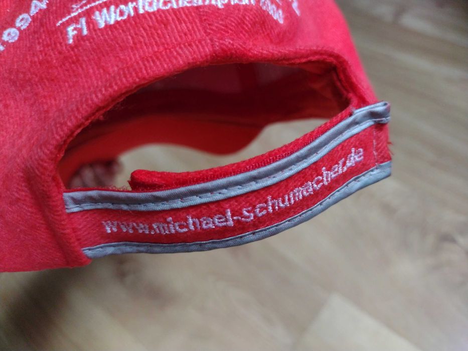 F1 Scuderia Ferrari / Michael Schumacher - шапка с козирка на Формула 1