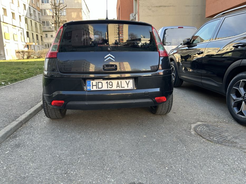 Vand citroien c4 cupe sau variante .masina este întro stare foarte bun