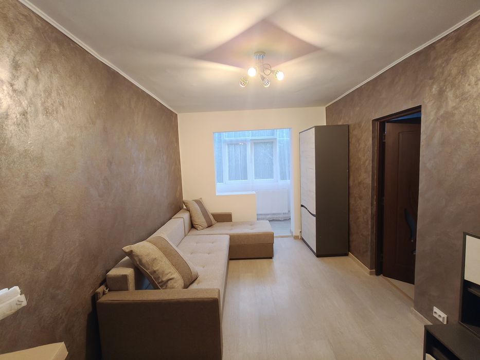Apartament cu 3 camere,Etaj 1, Zona Rotunda, Totul Nou