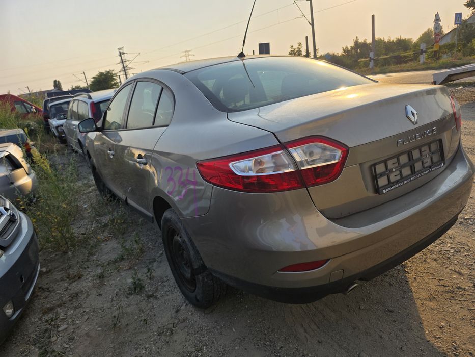 Dezmembrez Renault Fluence 1.6 16v 1.5dci