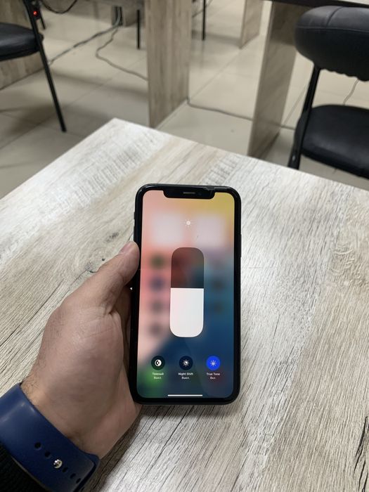 Iphone xr ayfon xr 64gb holati ideal srochni sotiladi face ishlidi