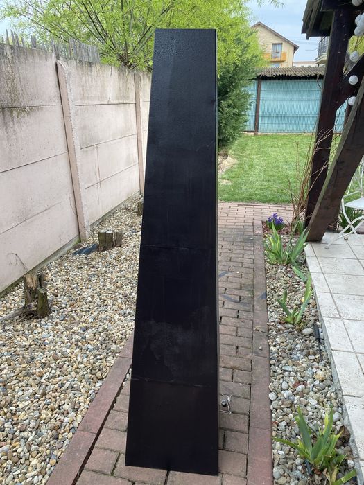 Semineu din metal pentru terasa