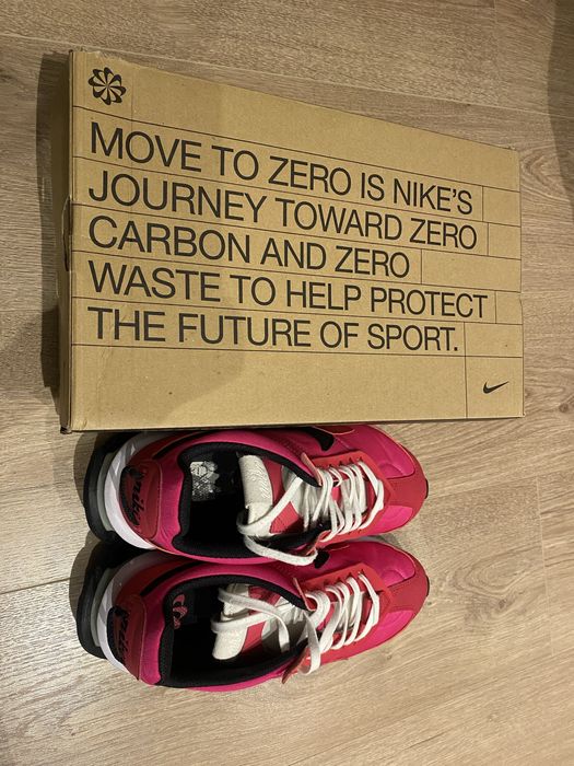 Кроссовки Nike женские