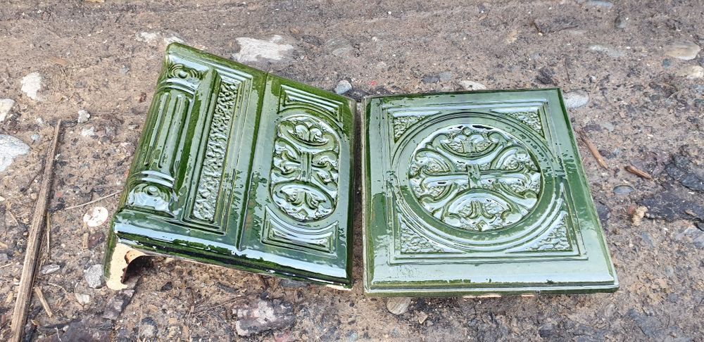 Soba teracota verde, cruce de Malta