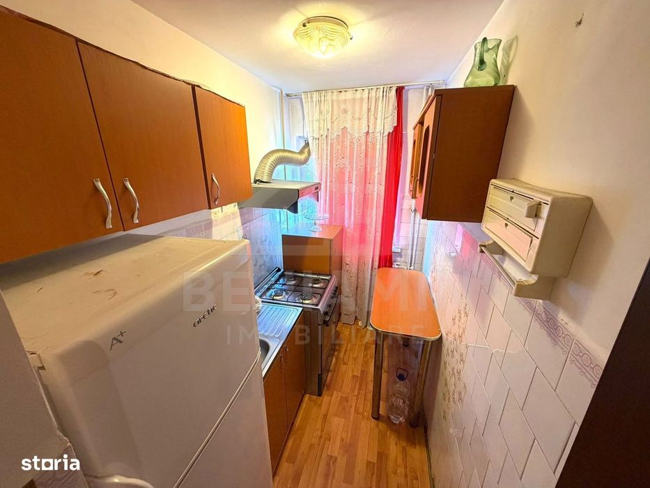 Apartament cu 3 camere - Craiovita Noua - etaj intermediar