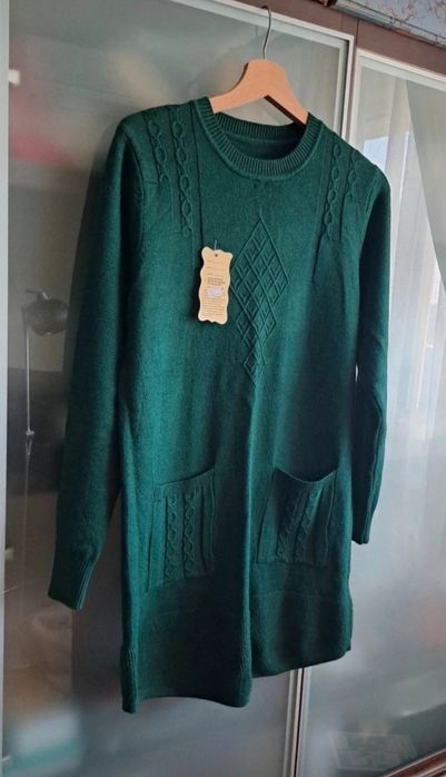 Pulover lung, rochie tricotata