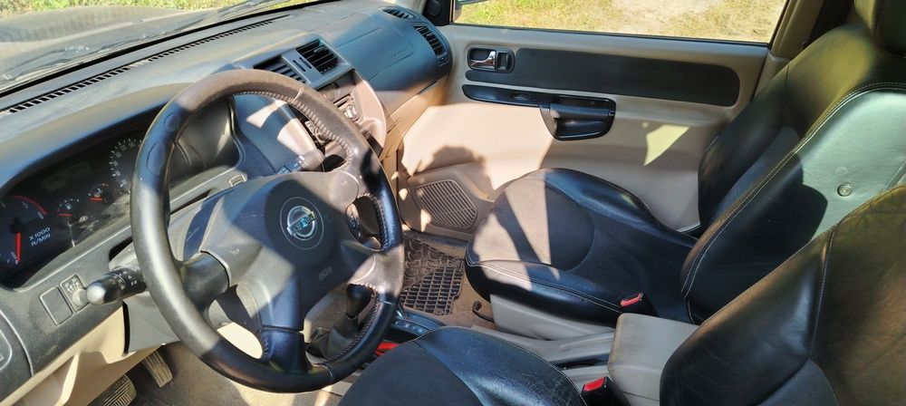 Nissan Terrano тъмно син