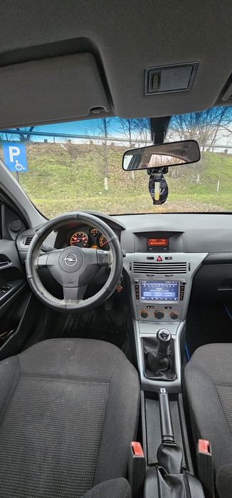Vând Opel Astra H  2010