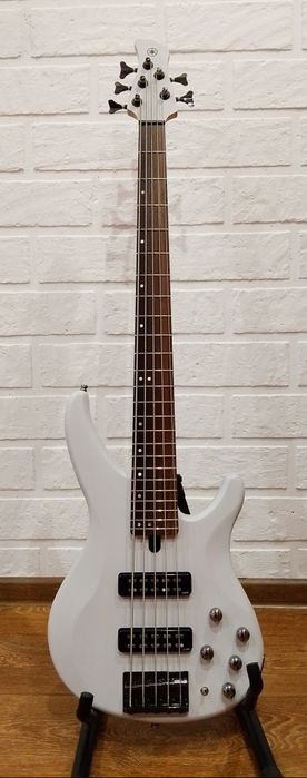 Бас гитара Yamaha trbx505