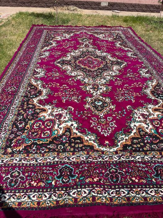 Ковер в хорошем состоянии