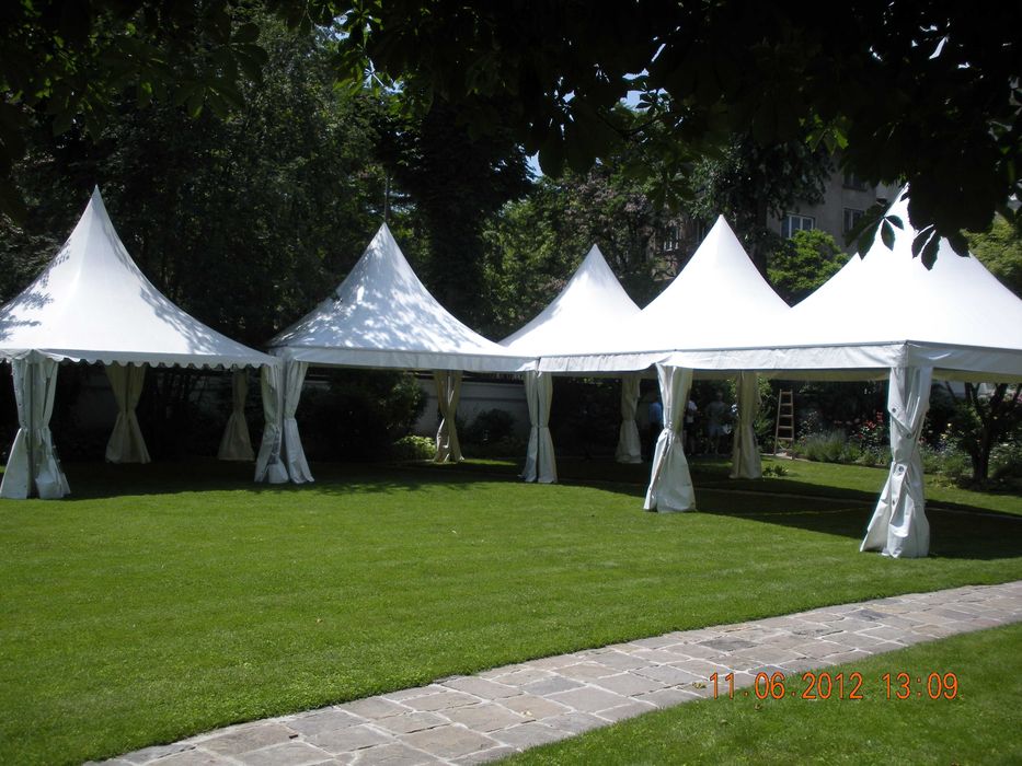 Отдаване на шатри и оборудване под наем за мероприятия.