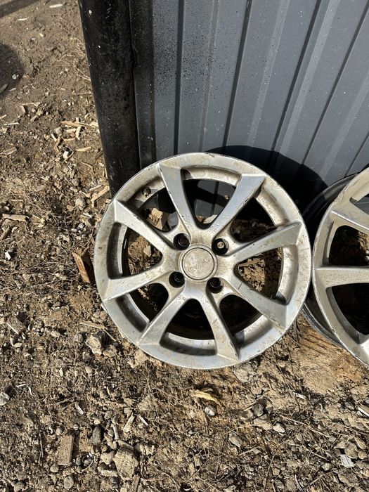 Титанка б/у r14, 20 000 тенге