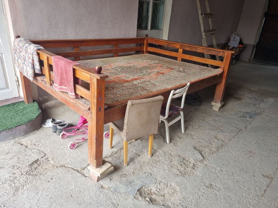 Крават сотилади.