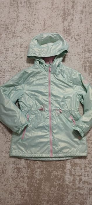 Демисезонные куртки на девочку
