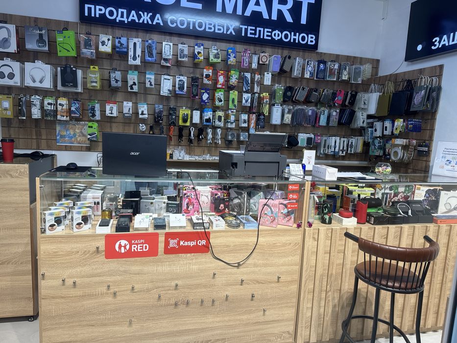 Полки, шкафы,реклама,товары