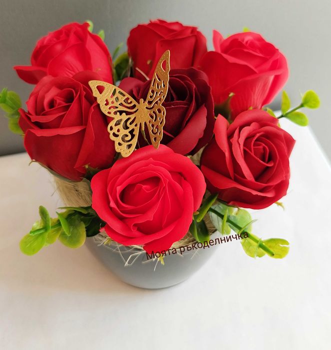 Декорации със сапунени рози за 15 септември