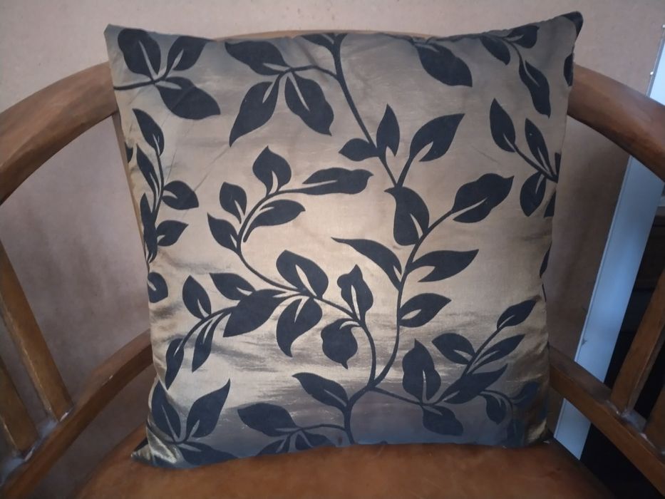 Декоративна възглавница от Испания