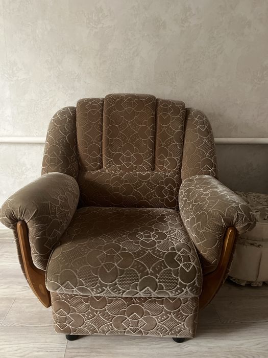 Кресло в хорошем состоянии. Продам срочно!