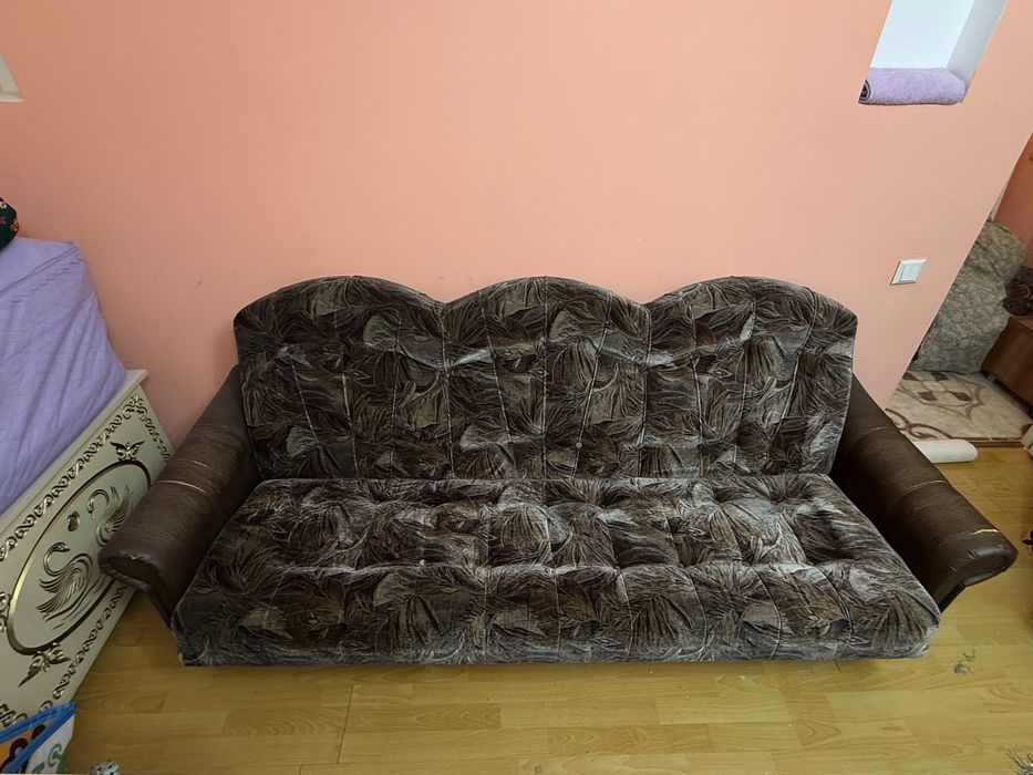 Диван и два кресла