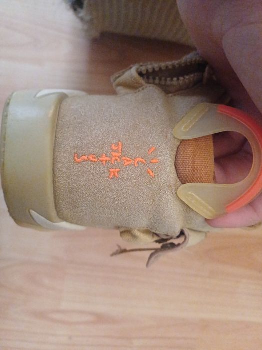 Jordan 6 Travis Scott