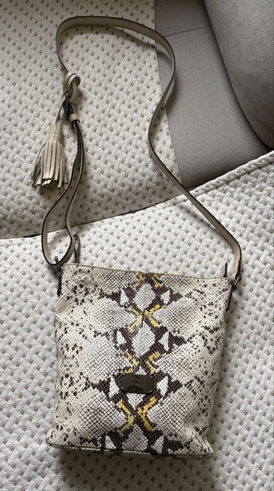 Маркови дамски чанти Picard и US Polo бежова змийска и червена