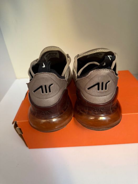 Кроссовки Nike 270