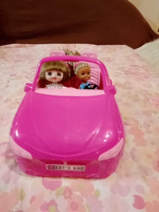 Кола на кукла барби и 2 куклички