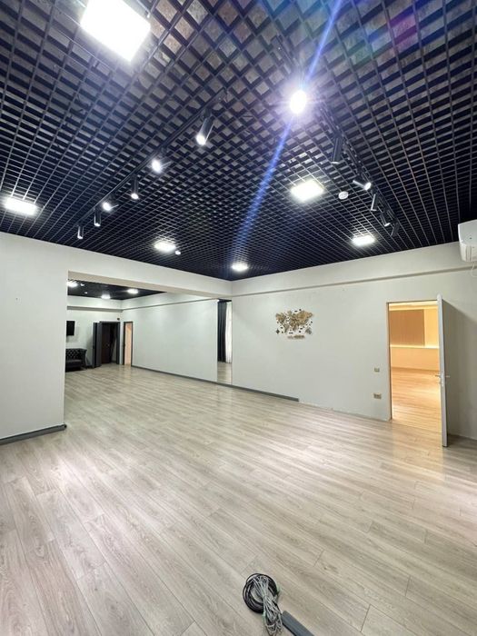 Нукусская Глинка | 220кв - нежилое помещение вдоль дороги Аренда