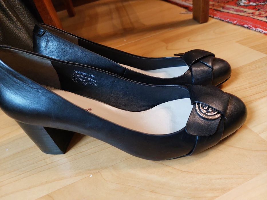 Продам туфли новые