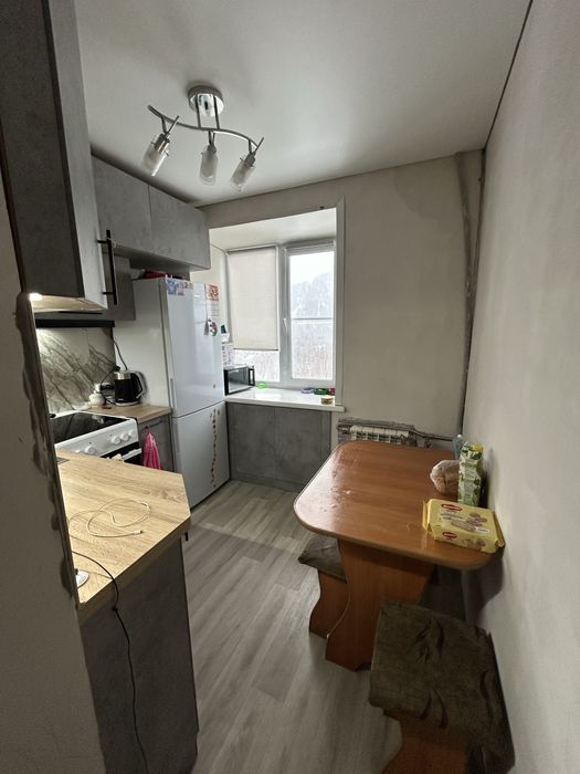 продам квартиру на 4-м районе