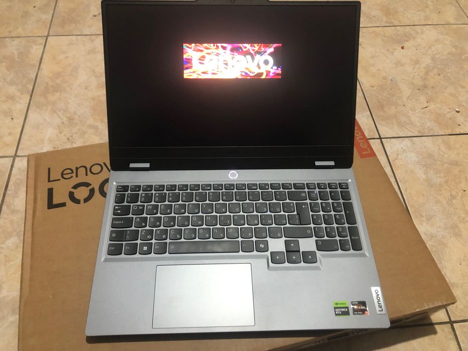 Лаптоп Леново нов